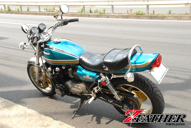 Z2タイプ750サイドカバーエンブレム(白/メッキ)