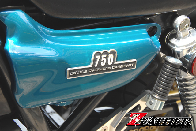 Z2タイプ750サイドカバーエンブレム(白/メッキ)